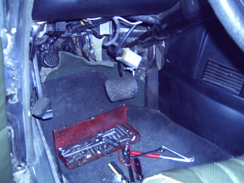 Mercedes 300d glow plug relay location